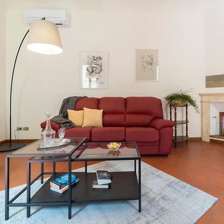 110 Sqm Apartment 6 Sleeps In Santa Croce Florence Exterior photo