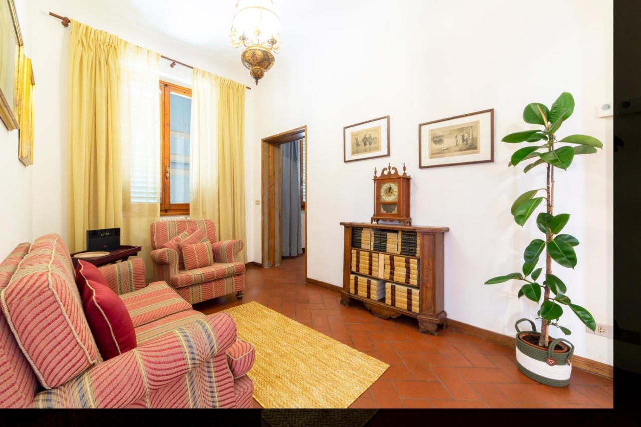 110 Sqm Apartment 6 Sleeps In Santa Croce Florence Exterior photo
