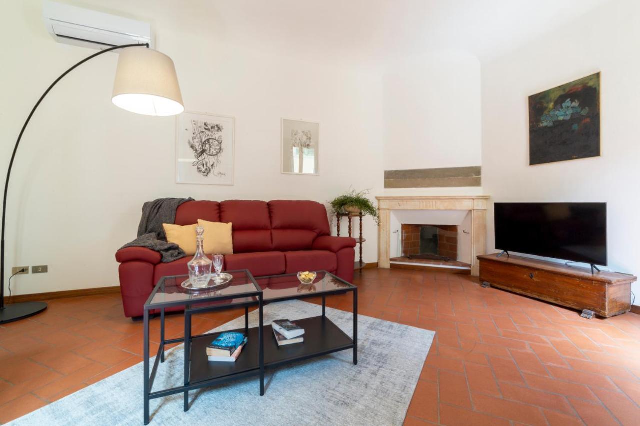 110 Sqm Apartment 6 Sleeps In Santa Croce Florence Exterior photo