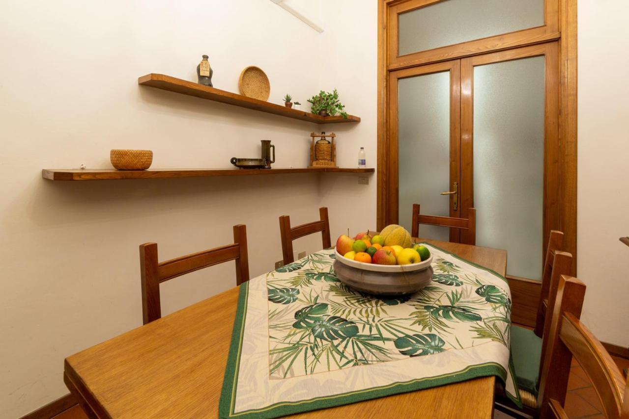 110 Sqm Apartment 6 Sleeps In Santa Croce Florence Exterior photo