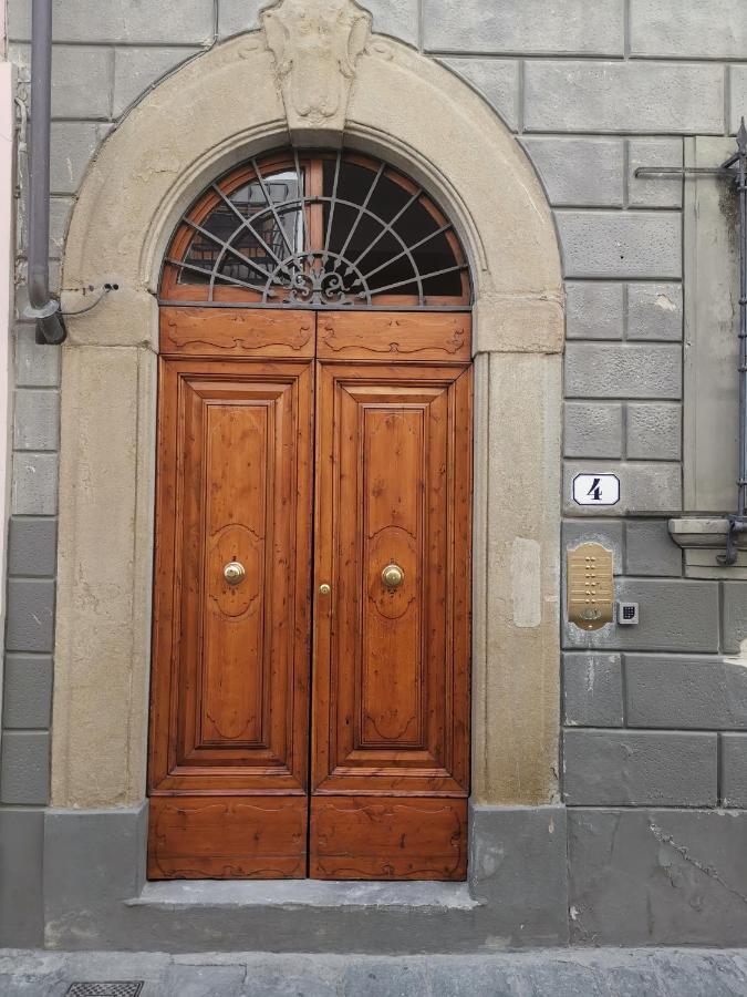 110 Sqm Apartment 6 Sleeps In Santa Croce Florence Exterior photo